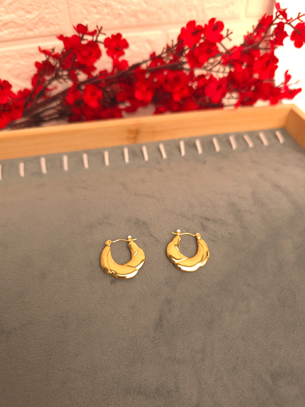 Bold Curve Gold Hoops