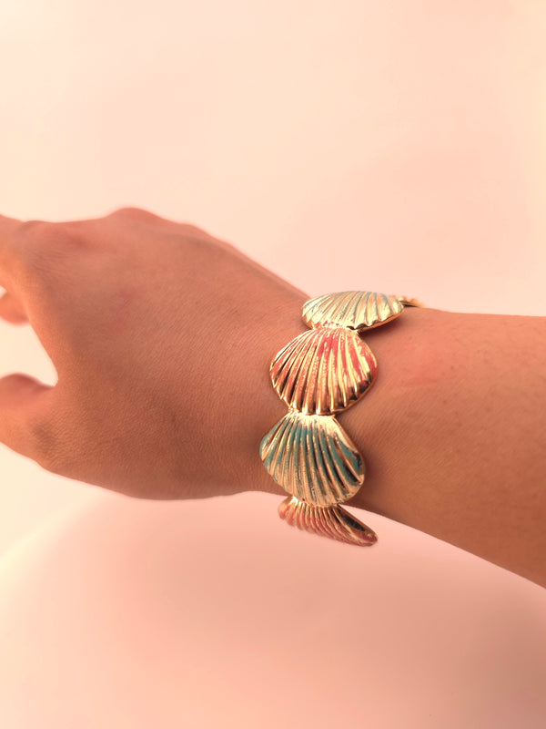 Vintage Sea Shell Petal Hand Cuff