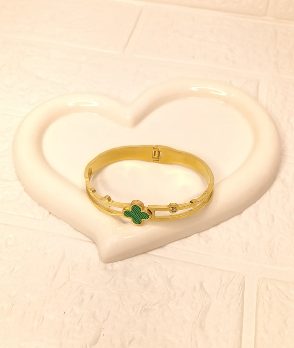 Emerald Clover Kada Bracelet