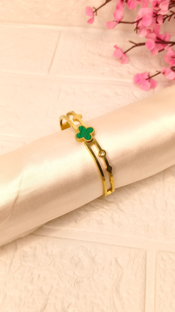 Emerald Clover Kada Bracelet
