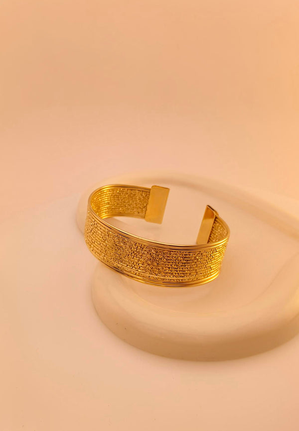 Vintage Textured Hand Cuff